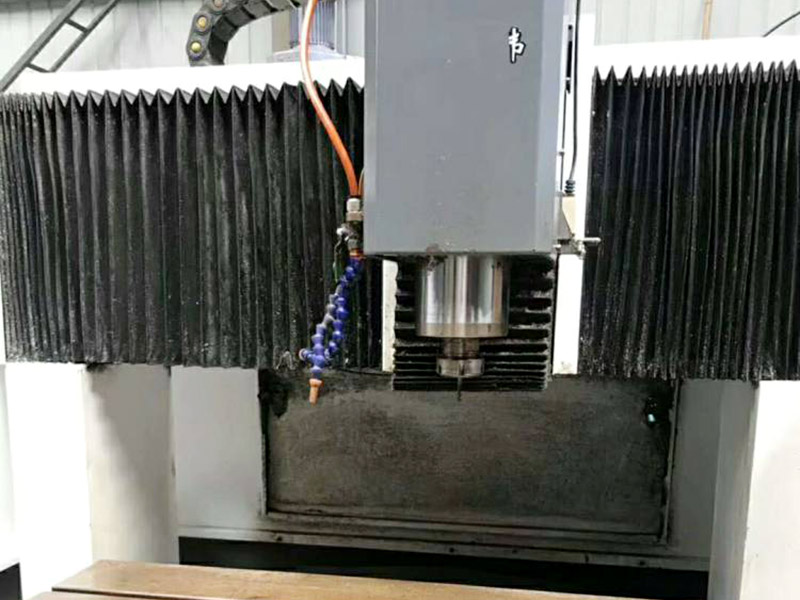 能換刀柄的雕銑機(jī)好嗎？