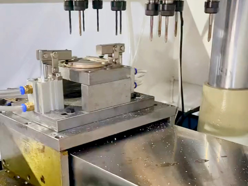 鉆攻機(jī)攻牙為什么會一次攻到底？